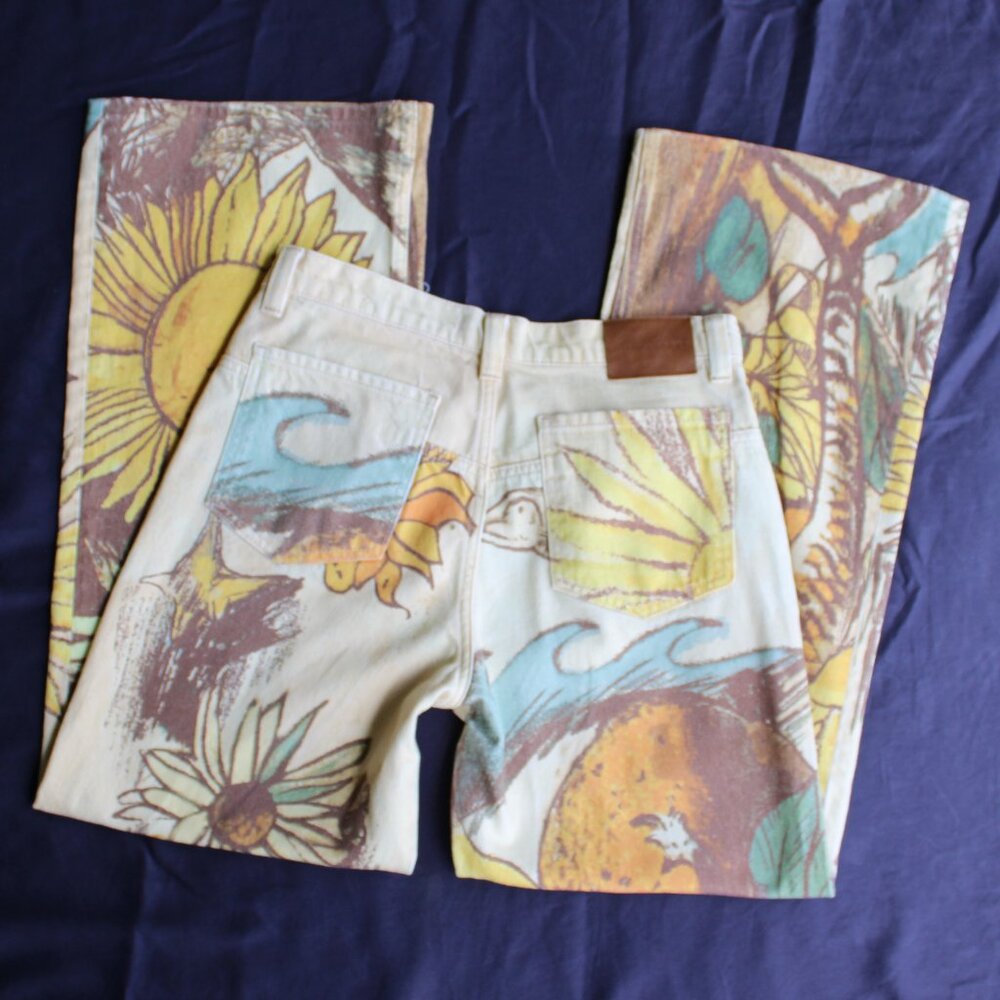 We The Free  tinsley beach scene printed denim jeans sunflowers wide leg barrel - Picture 8 of 14